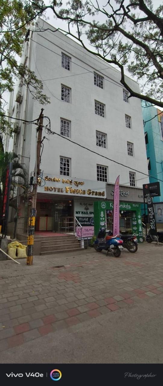 Hotel Fiesta Grand Bangalore Dış mekan fotoğraf