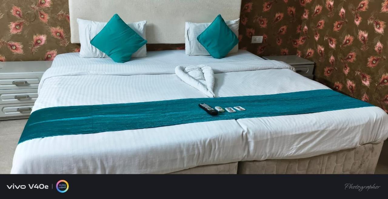 Hotel Fiesta Grand Bangalore Dış mekan fotoğraf