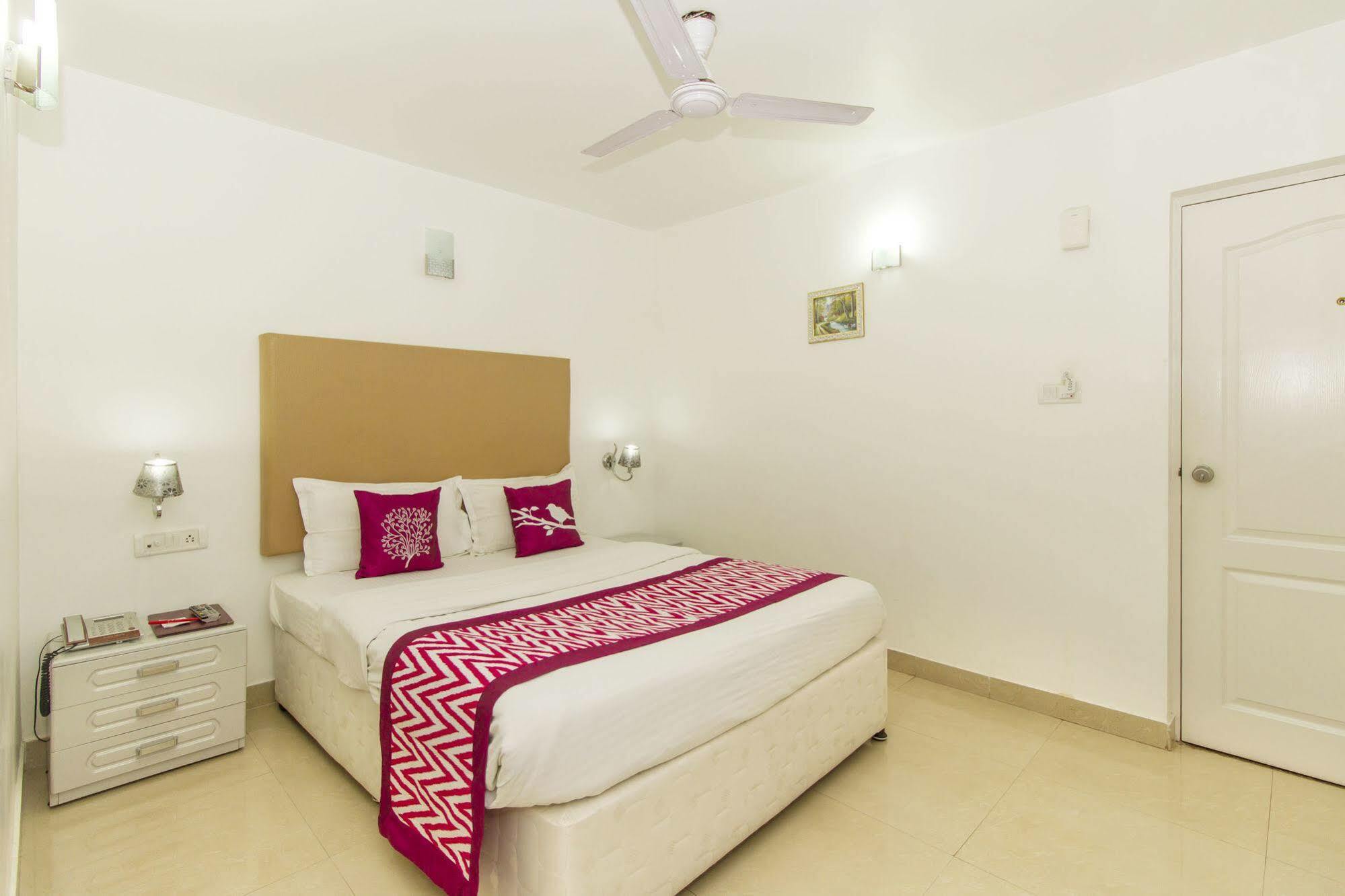 Hotel Fiesta Grand Bangalore Dış mekan fotoğraf