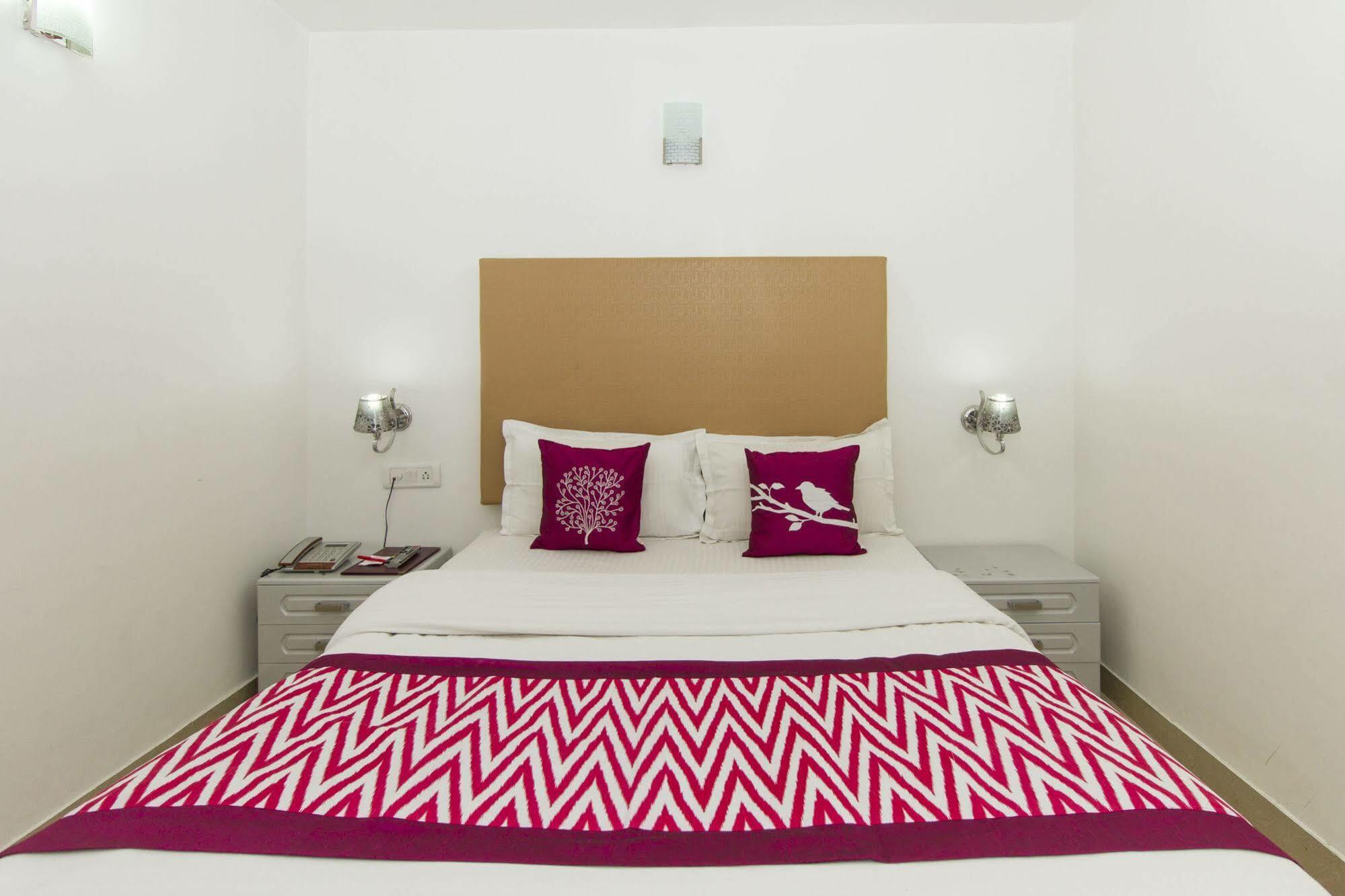 Hotel Fiesta Grand Bangalore Dış mekan fotoğraf